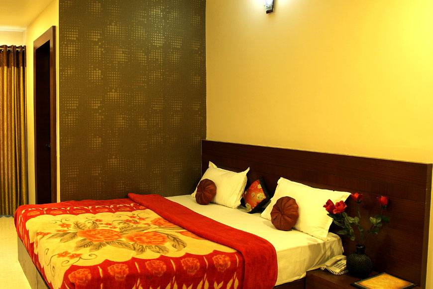 Hotel Shri Khedapati International