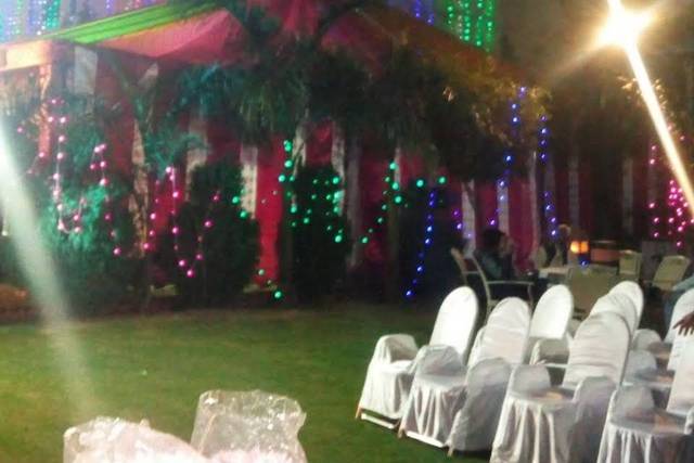 Sitting Decor