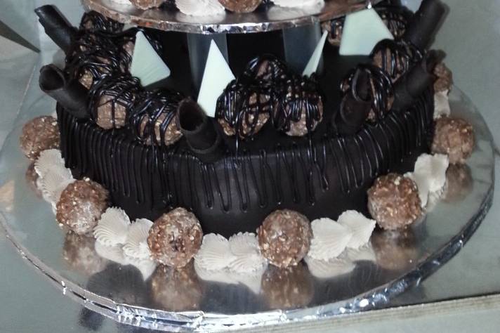 Dark Temptation Cake @ Best Price | Giftacrossindia