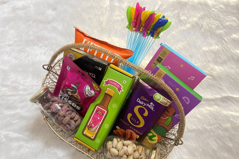 Holi Gifting