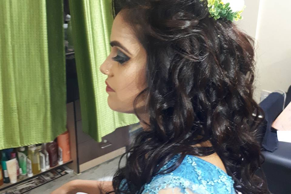Kiran Beauty Parlour, Sikar