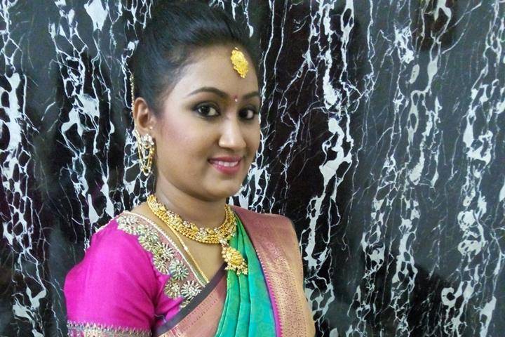 Bharathi Make-up Artist