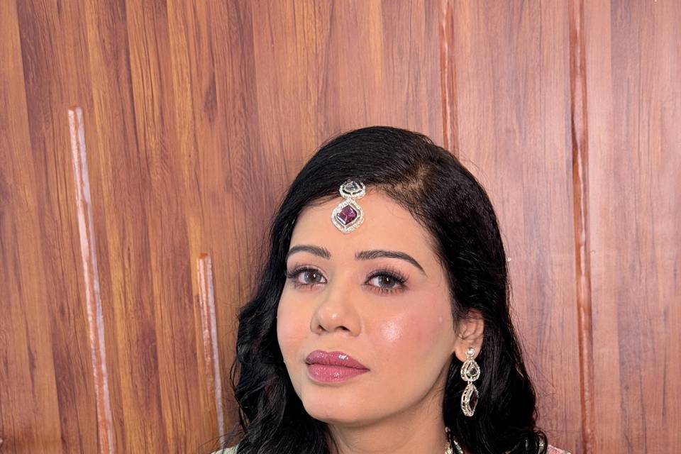Mehndi bride
