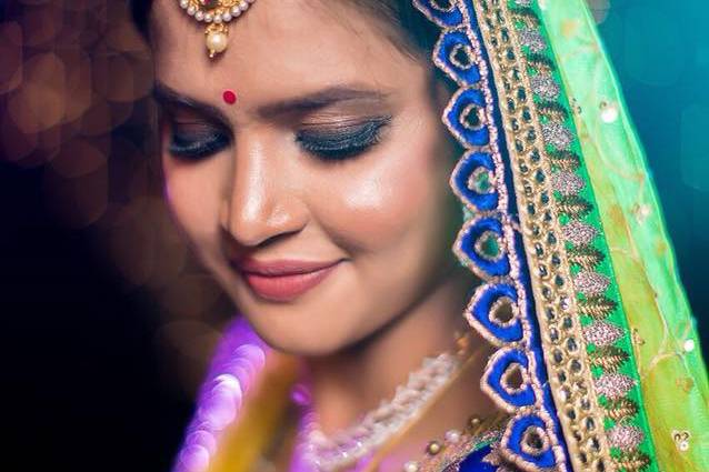 Makeup by Roshni Safir