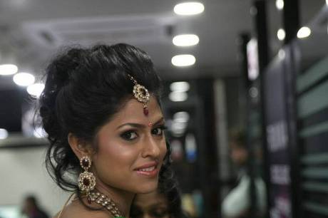 Makeup by Roshni Safir