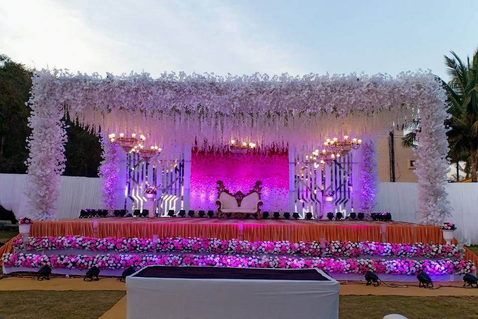 Exterior Stage Decor