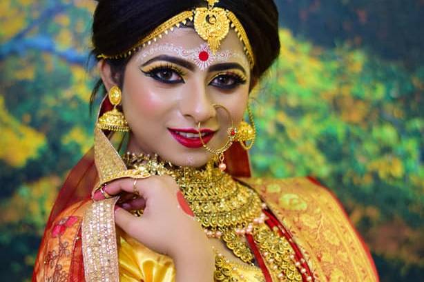 Professional Makeup Artist Sumitra