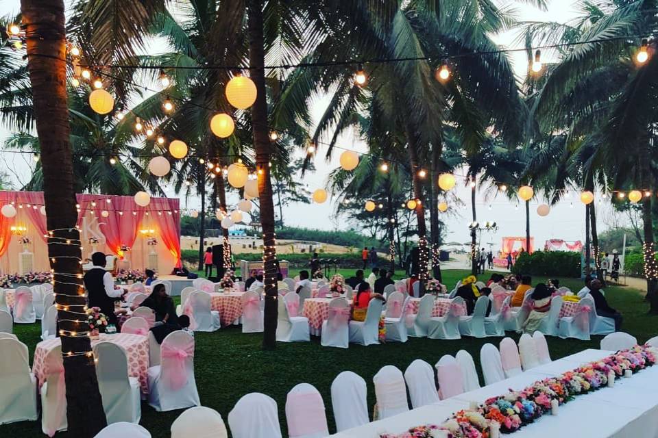 The pastel wedding reception