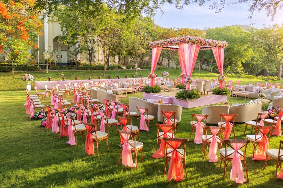 Outside Mandap setting