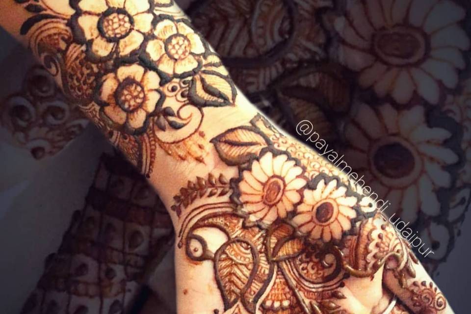 Nikeeta.mehandi_1631817903_2664204134352482694_13680505769