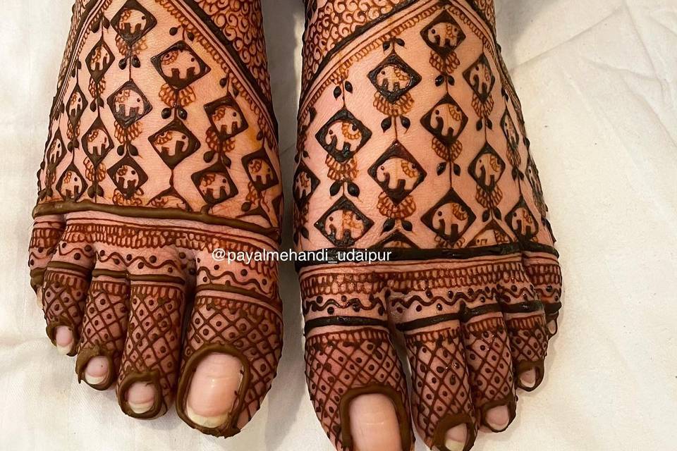 Nikeeta.mehandi_1683389809_3096820631794399815_13680505769