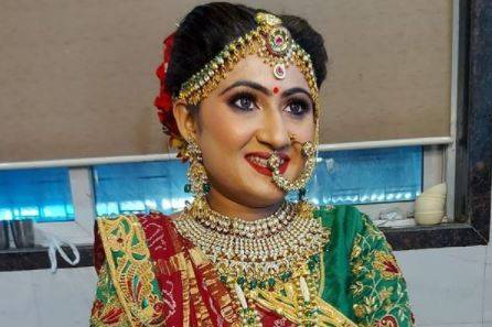 Aarti Bridal Makeovers Studio