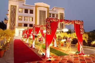 Pushpak Hotel & Convention