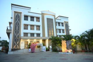 Pushpak Hotel & Convention