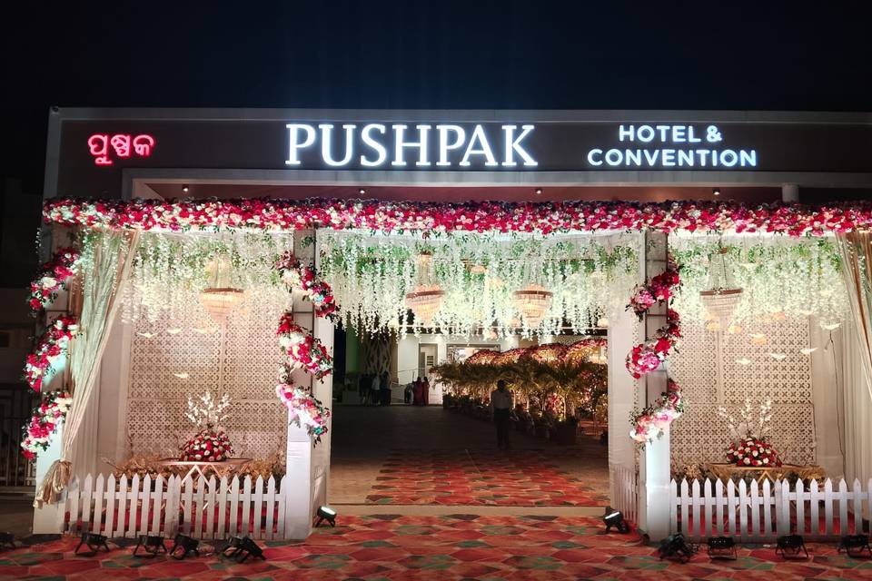 Entrance Decor