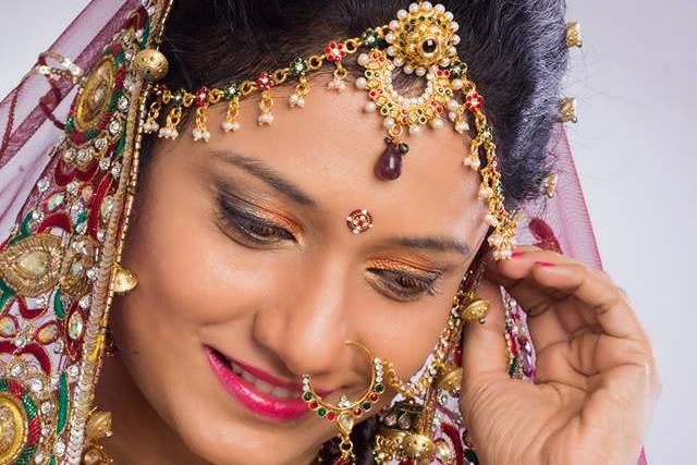 Mesmerize For Her - Hair, Skin, Spa & Makeup Institute