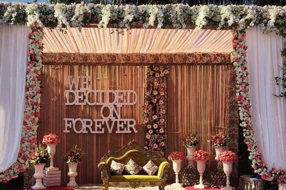 Engagement decor