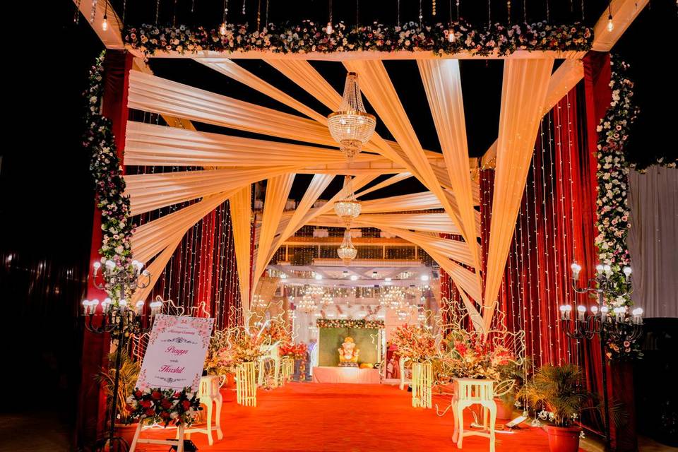 Entrance Decor