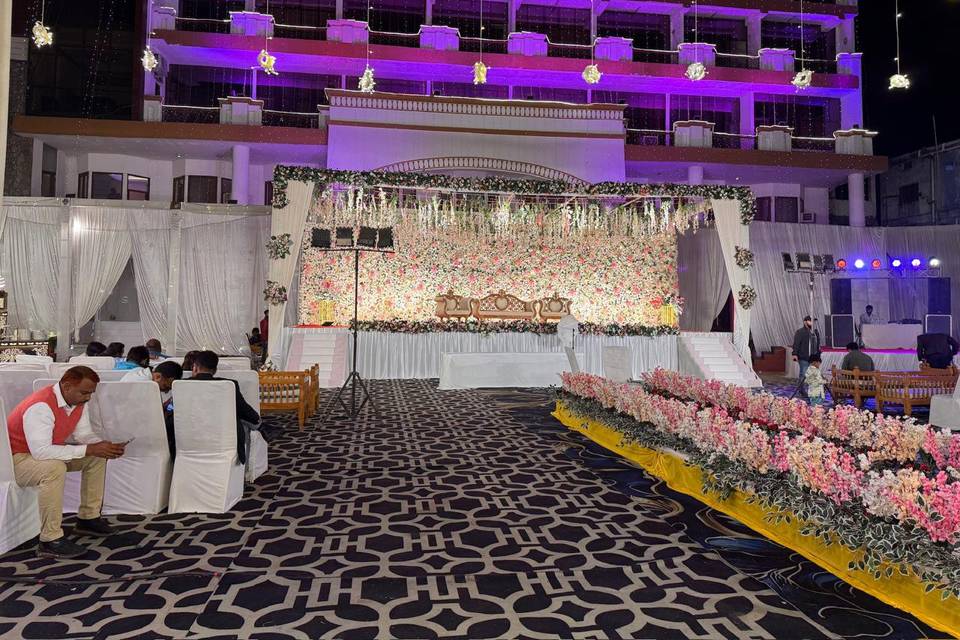 Engagement decor