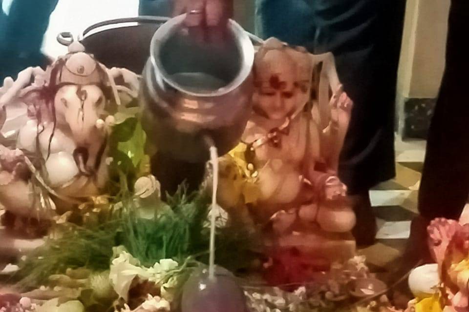 Shiv abhishek puja live photo