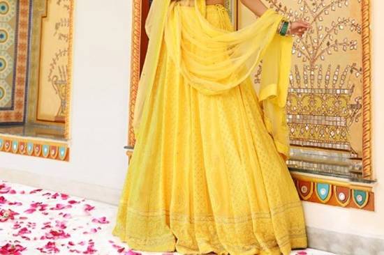 This enchanting raw silk yellow lehenga with floral hand embroidery is sure  to make you glow. A perfect attire for your haldi ceremony. Grab it  today... | By Meena Bazar Hyderabad | Facebook