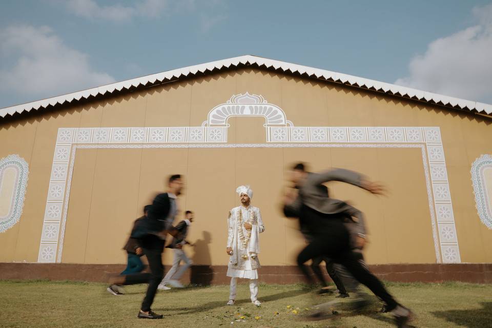 Groom (2)