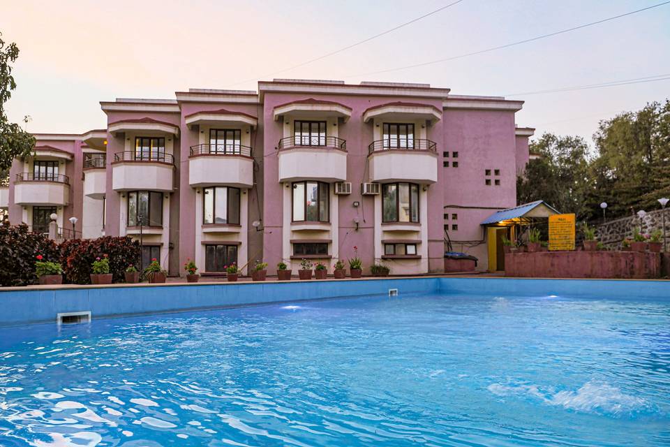 The Dhanhills - A Valley View Hotel In Panchgani