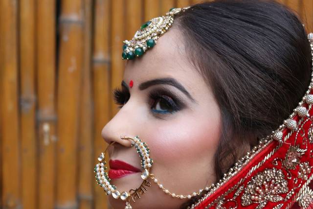 Aura by Aarti Academy & Salon