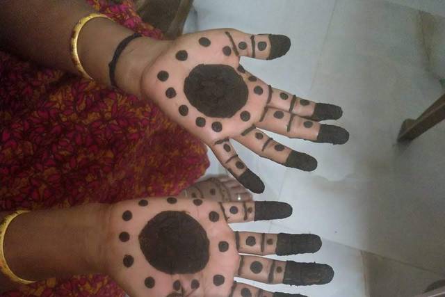 These Simple Mehandi Designs Will Make Your Eyes Drool! | by Riya Jain |  Medium