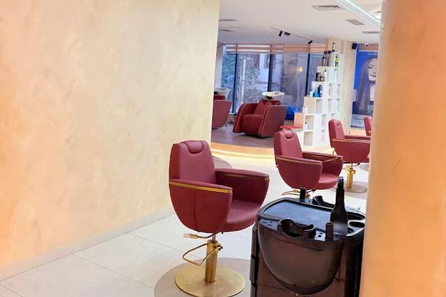 Makeup salon