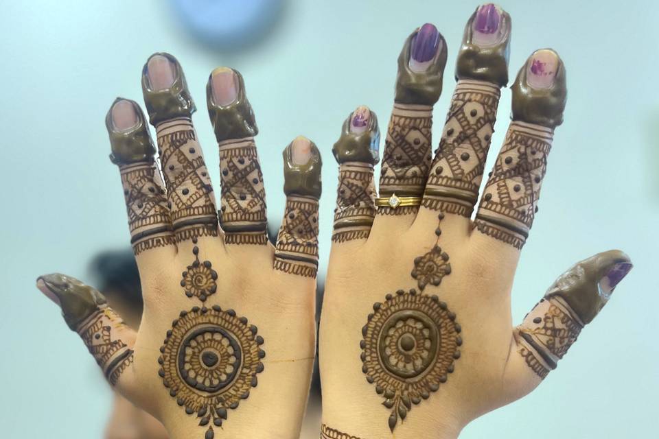 Back hand design