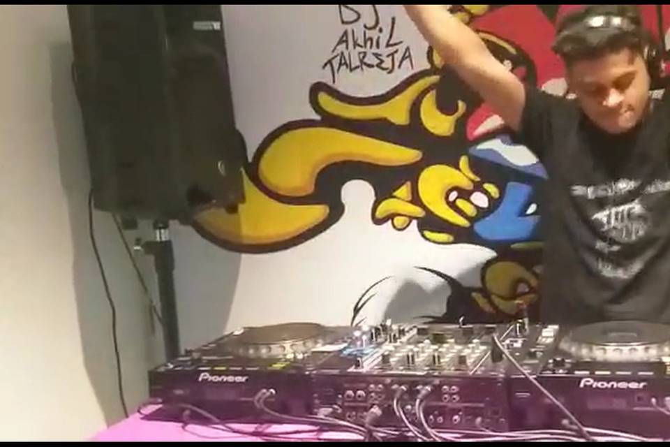 DJ Saurav