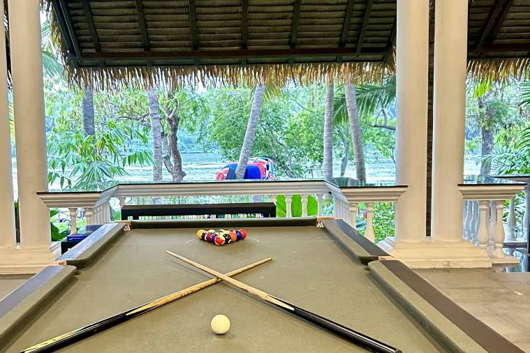 Pool table