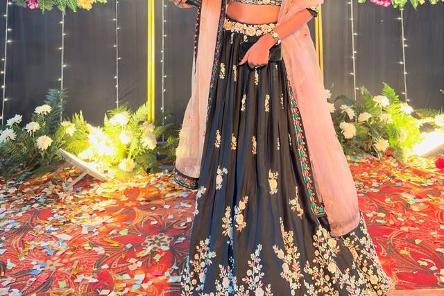 Anchor Shraddha Shrivastava