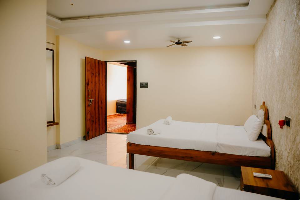 Queen palace heritage rooms