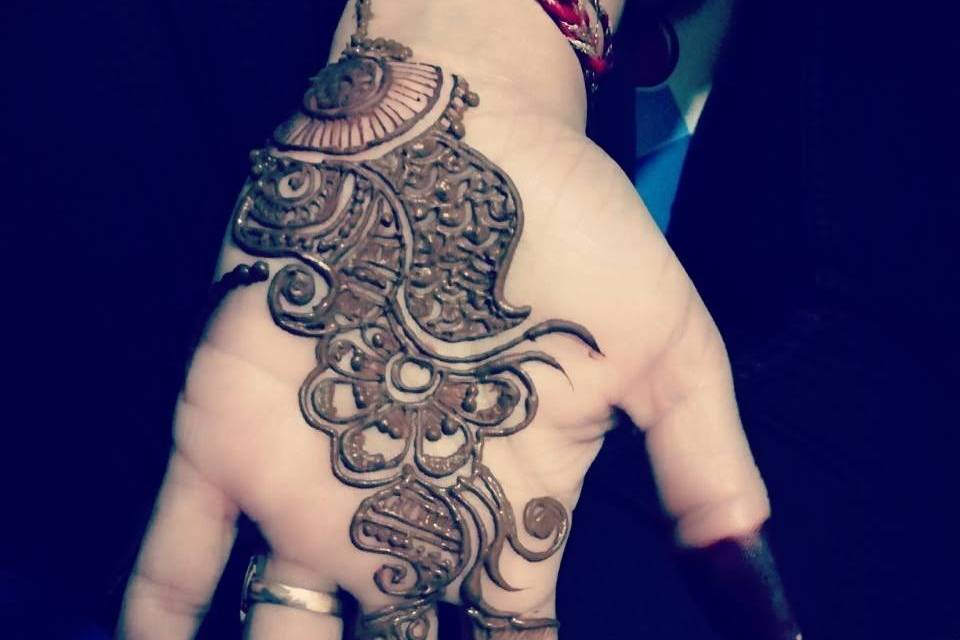 Mehendi Delight by Saniya Amreen