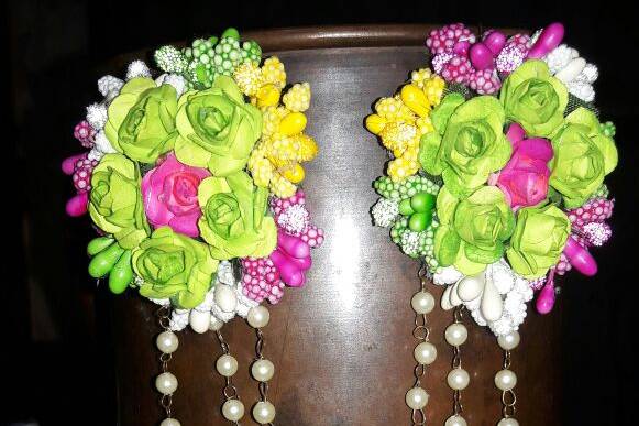 Floral jewellery