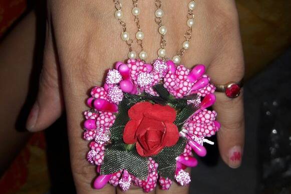 Floral jewellery