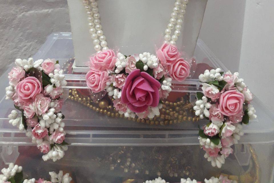 Floral jewellery