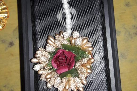 Floral jewellery