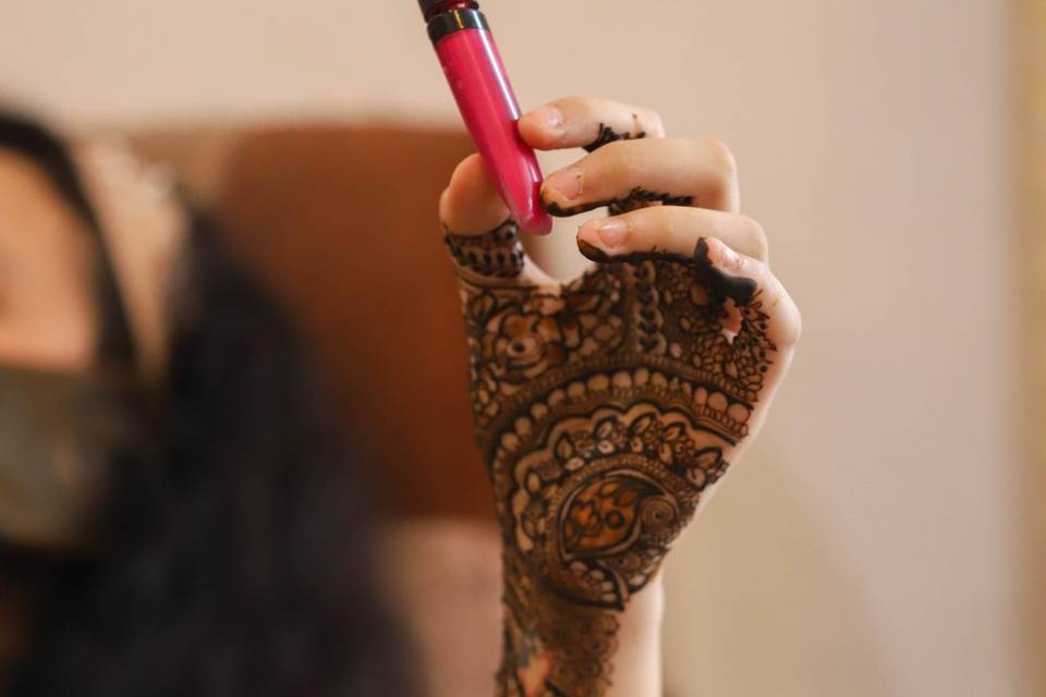 Bespoke henna