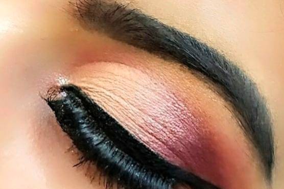 Eye makeup