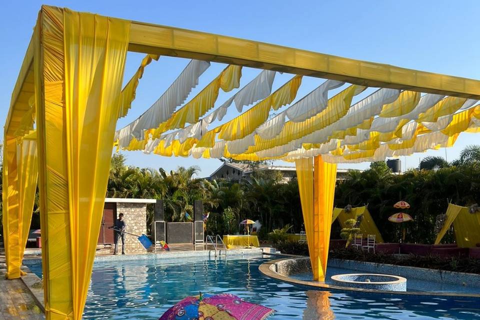 Pool party decor