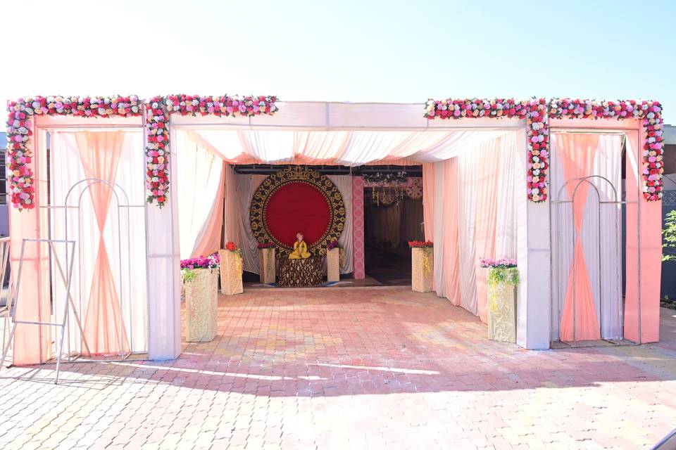 Entrance decor