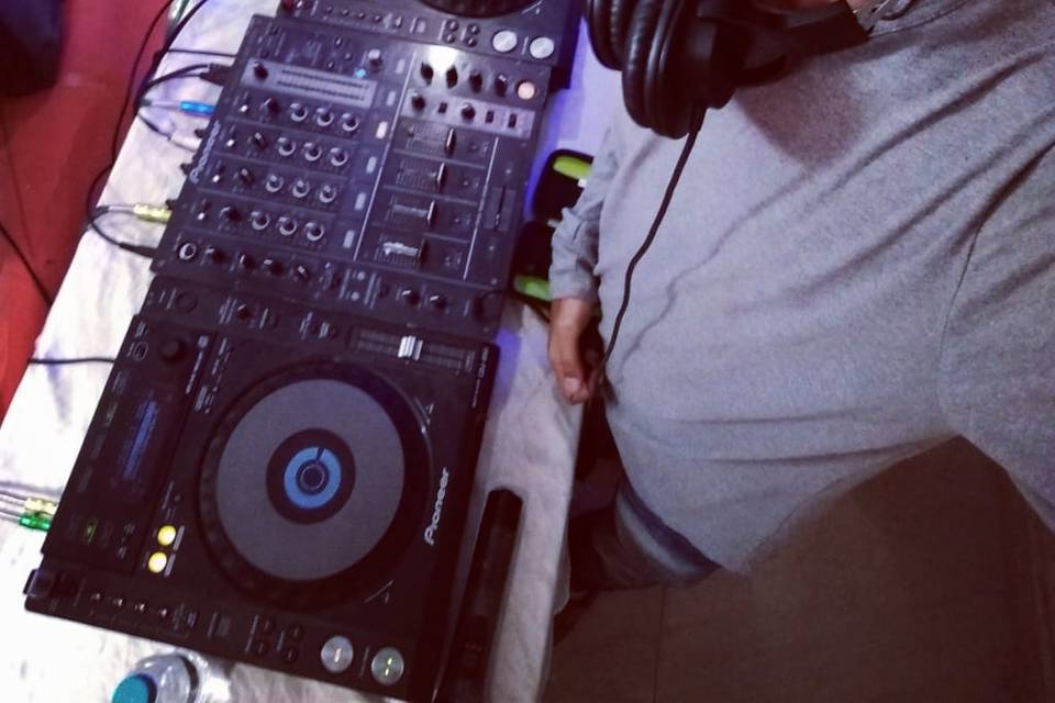 DJ Mohit