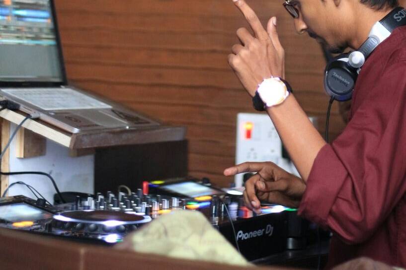 DJ Mohit