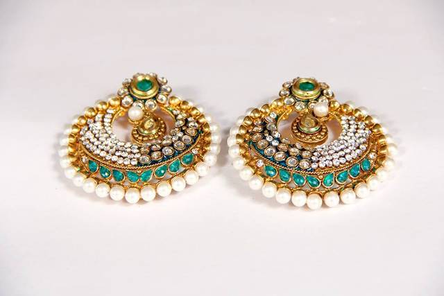 TONOLIKA JEWELLERY Brass, Alloy Gold-plated, Brass Gold Jewellery Set Price  in India - Buy TONOLIKA JEWELLERY Brass, Alloy Gold-plated, Brass Gold  Jewellery Set Online at Best Prices in India | Flipkart.com