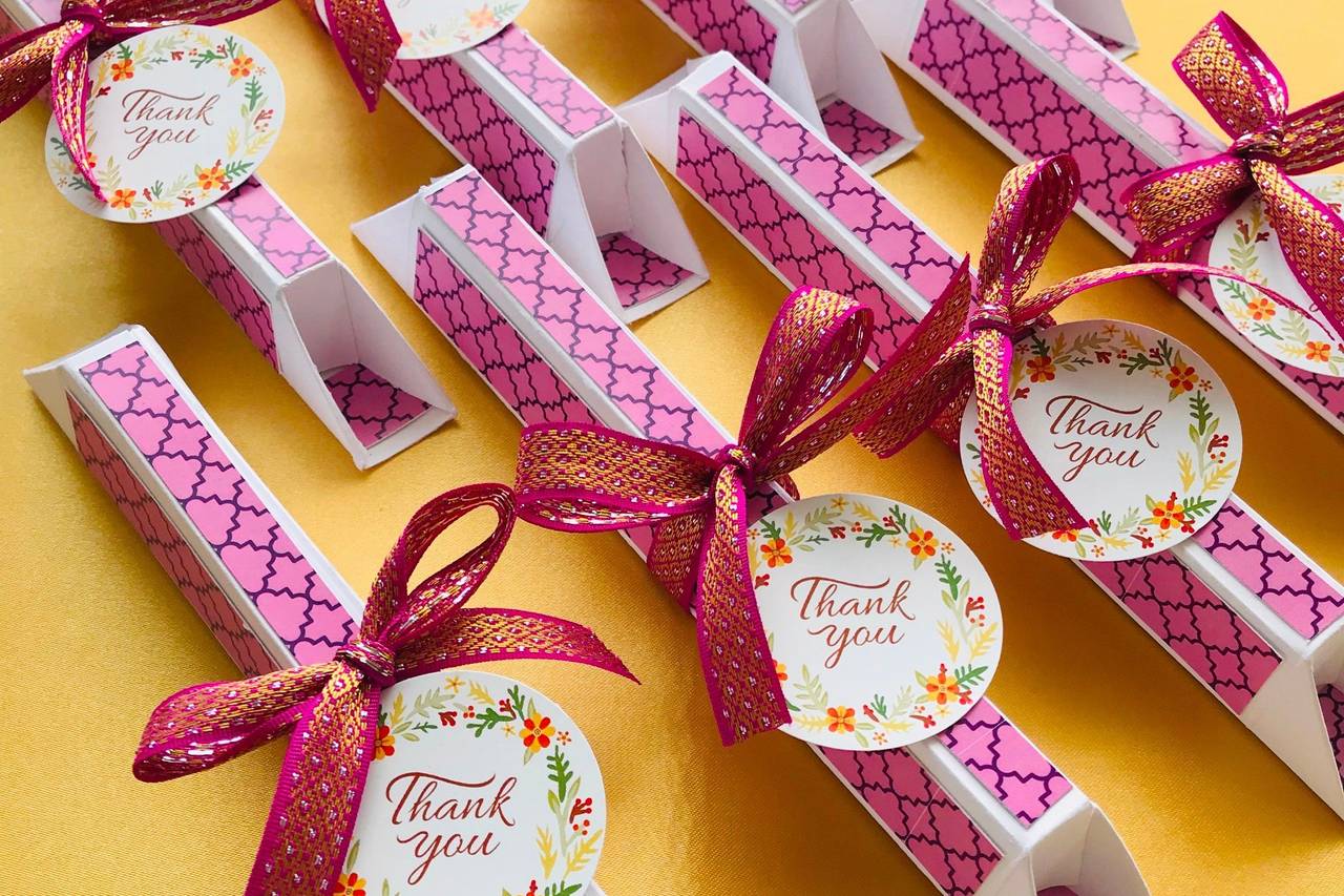5 Best Mehndi Favors: Wow Your Guests With Beautiful Gifts