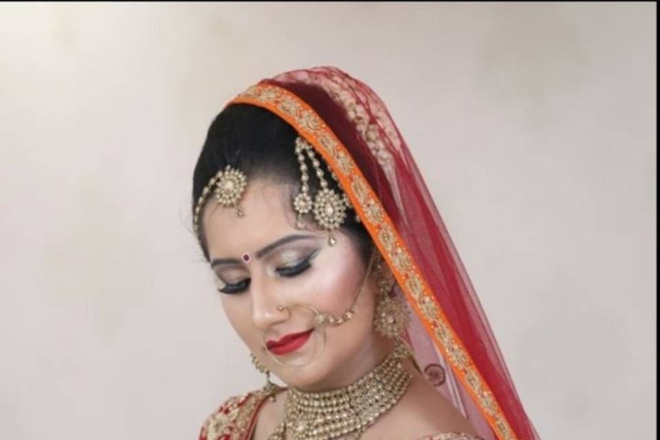 Chahat Malhotra Makeovers