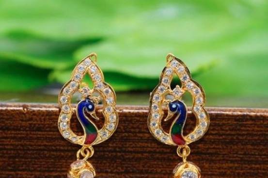 Waman Hari Pethe Sons | Gold jhumka earrings, Gold jewellery design  necklaces, Gold jewelry simple necklace